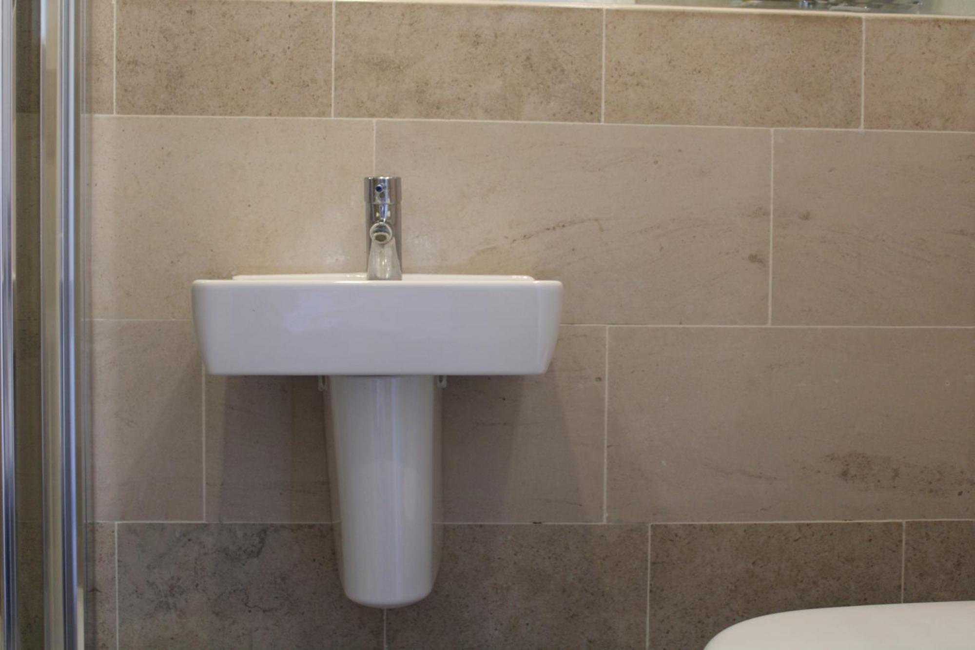 Twin Room,1657860330:JPEG